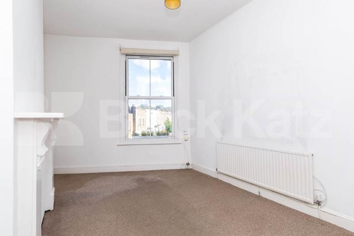 Located off the high street a 1 bedroom property close to Arsenal Station Mountgrove Road, Highbury
